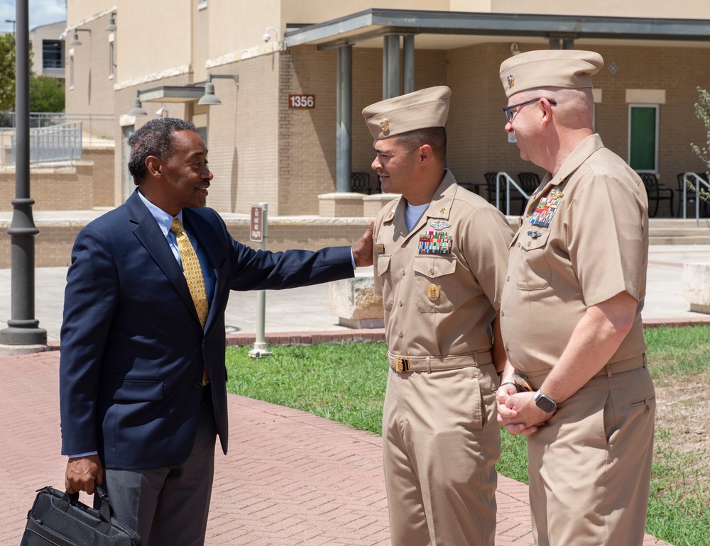 USU Tours HCB at Fort Sam Houston