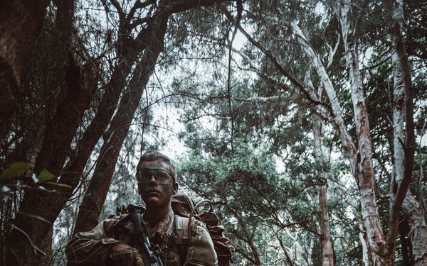 Ranger hopefuls lift off and navigate the jungle