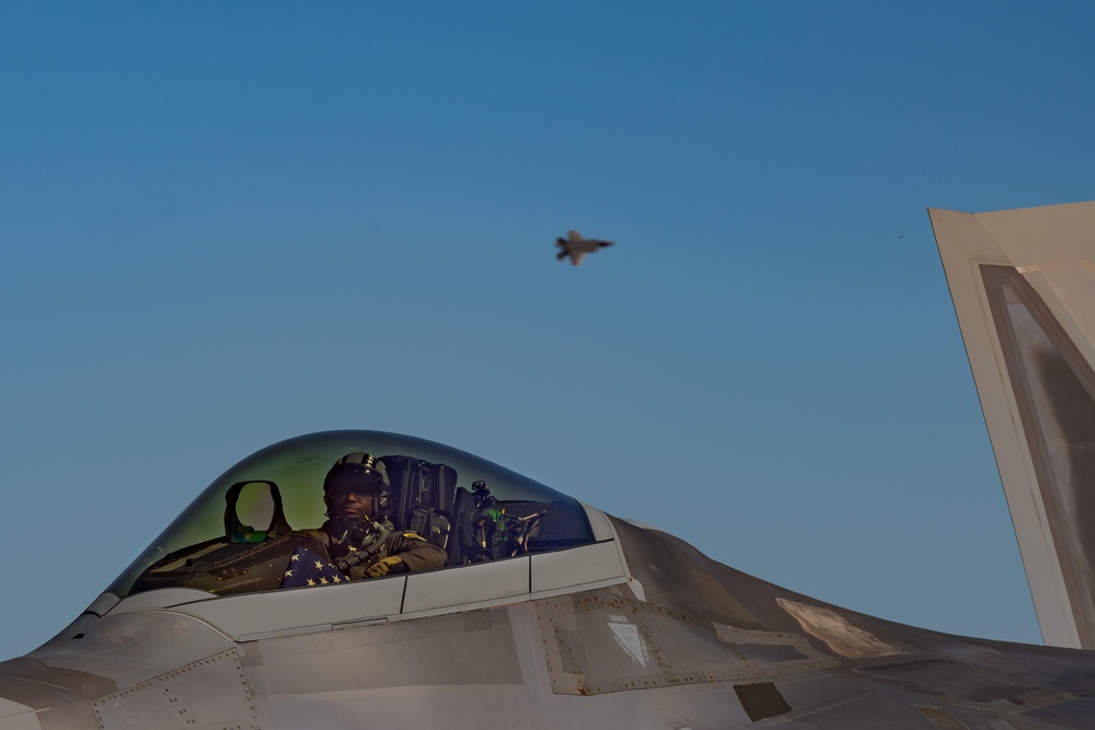 U.S. Air Force F-22 Raptor arrive at RAAF Base Tindal