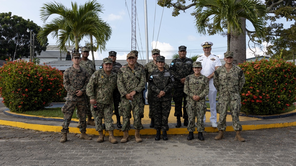 USNS Burlington Pulls into Puerto Cortes, Honduras