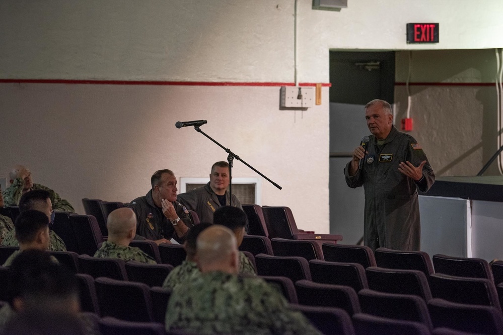 USFJ Visits NAF Atsugi