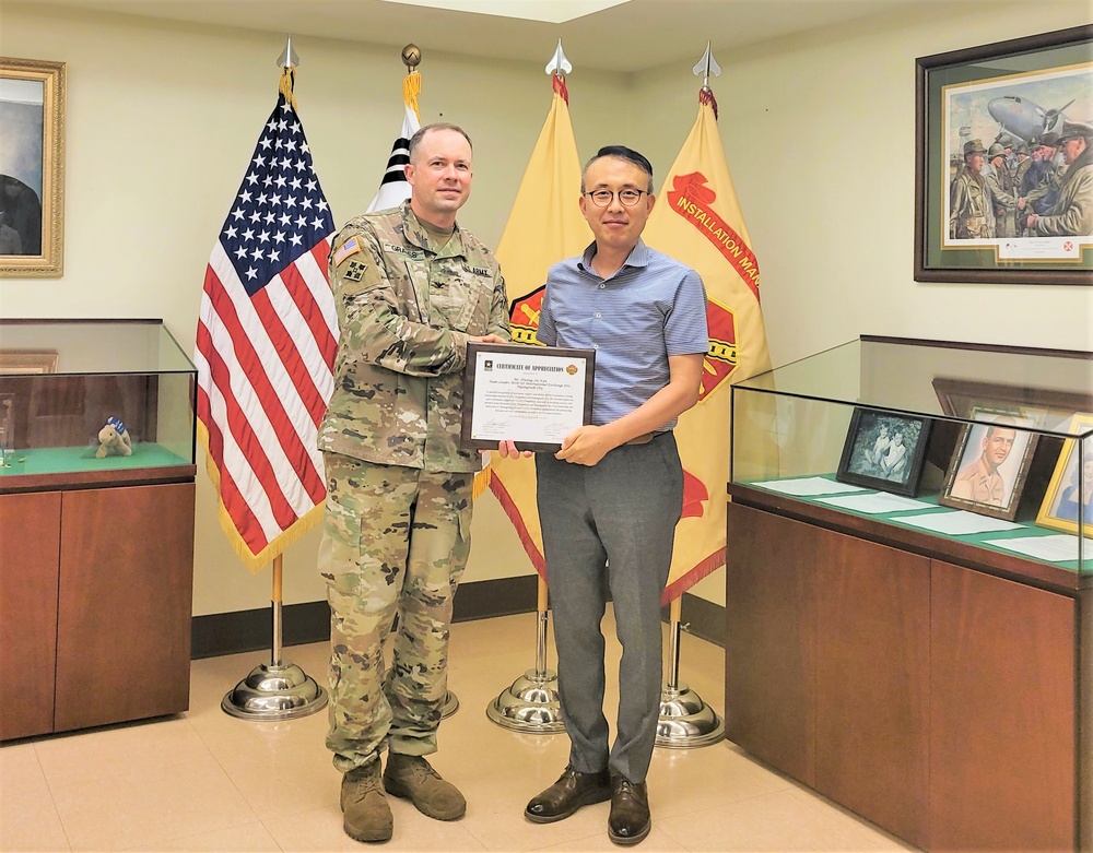 USAG Humphreys commander recognizes local government officials