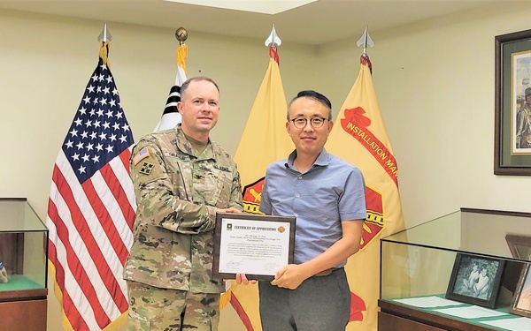 USAG Humphreys commander recognizes local government officials