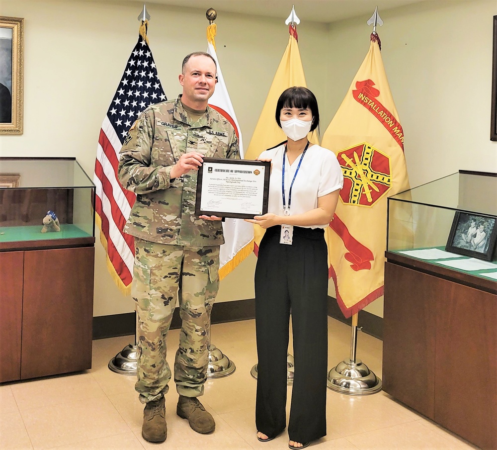 USAG Humphreys commander recognizes local government officials