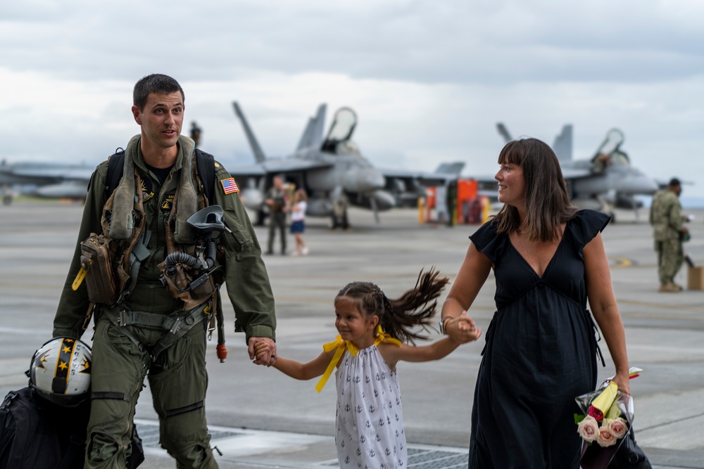 CVW-5 Returns to MCAS Iwakuni