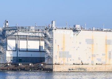Shippingport transits Thames River