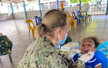 Local Dentists Enlist Pacific Partnership for Help in Schools