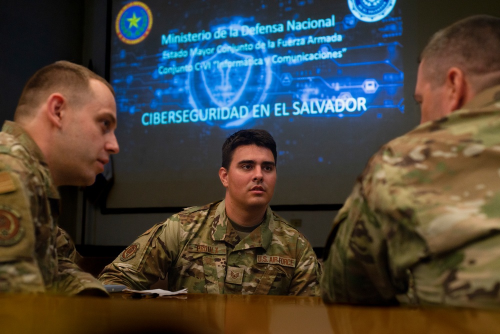 New Hampshire National Guardsmen Participate in Cyber Exchange with El Salvador through State Partnership Program