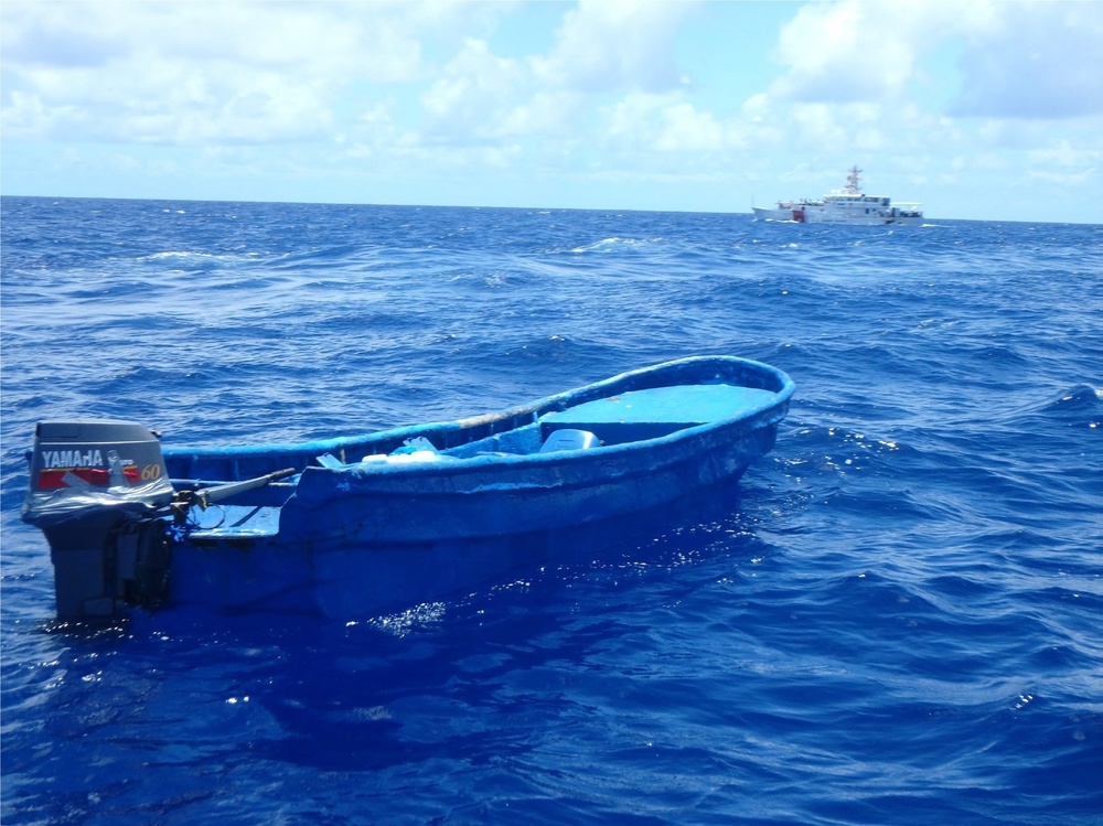 Coast Guard Cutter Heriberto Hernandez interdicts illegal voyage near Puerto Rico