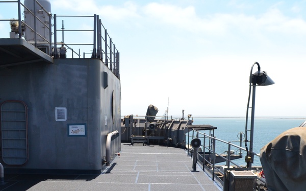 STBD SIDE 06 LVL NONSKID