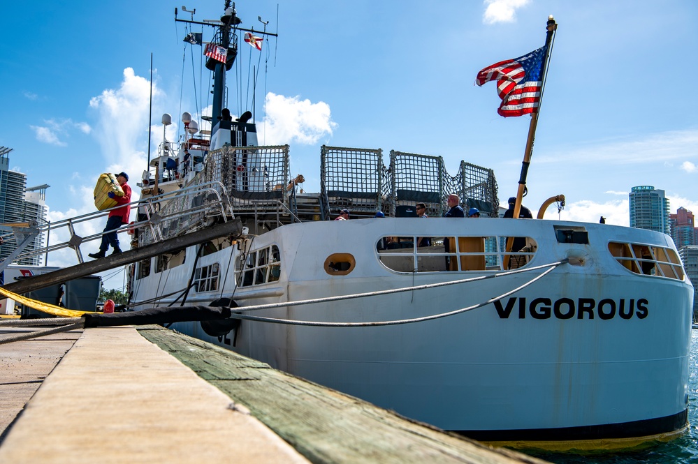 Coast Guard offloads more than $3 million in illegal narcotics in Miami Beach