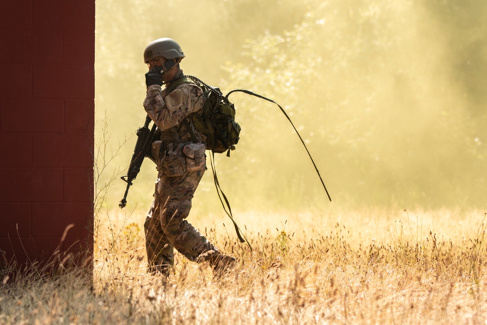 Practice makes leaders: Army National Guard officer candidates raid Leschi Town during OCS Phase III