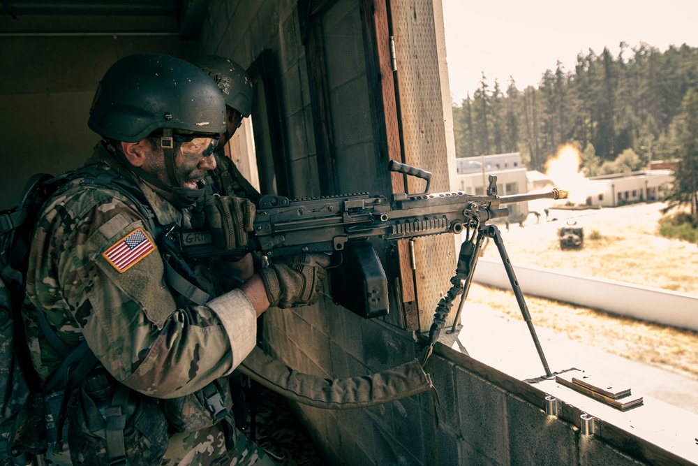 Practice makes leaders: Army National Guard officer candidates raid Leschi Town during OCS Phase III