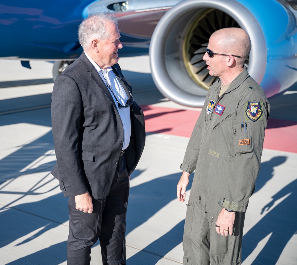 SECAF VISITS EDWARDS 412TH TEST WING OPERATING LOCATION PLANT 42