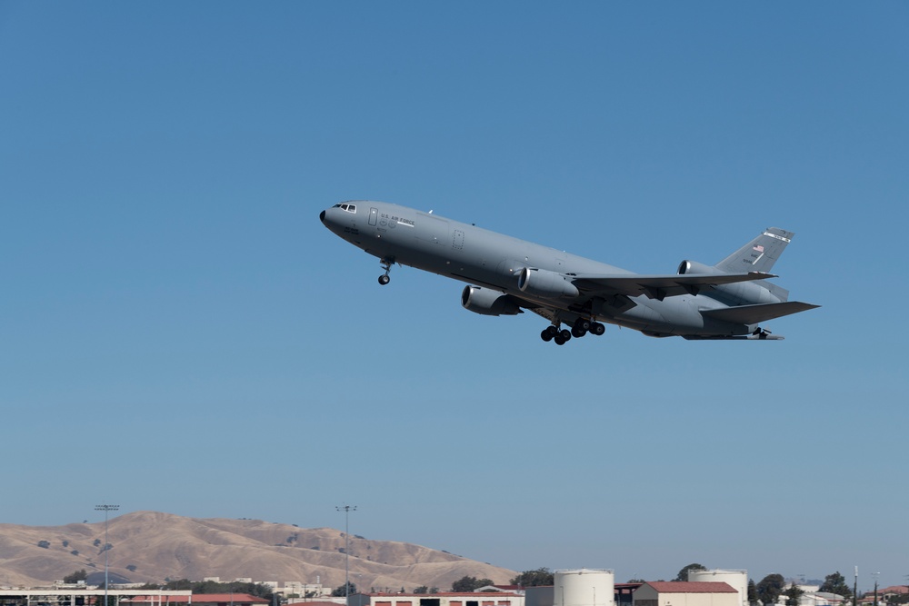KC-10 Extender