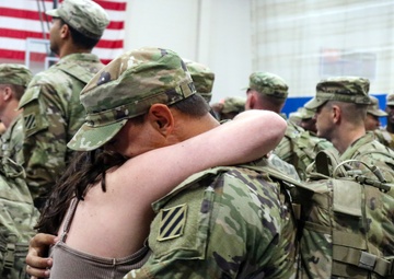 3rd Battalion, 69th Armor Regiment Soldiers return home