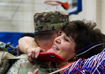 3rd Battalion, 69th Armor Regiment Soldiers return home
