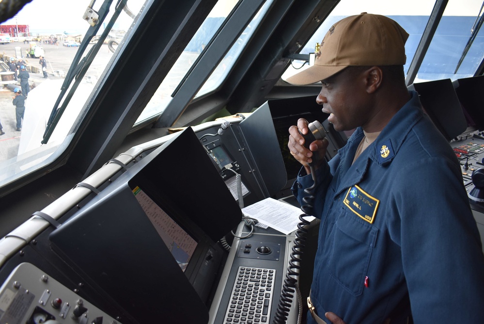 USS Billings Departs Manta, Ecuador