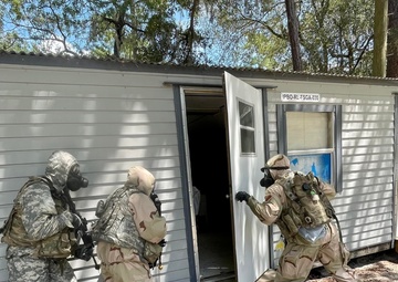 Lightning Dragon Soldiers train to battle all hazards during large scale combat operations