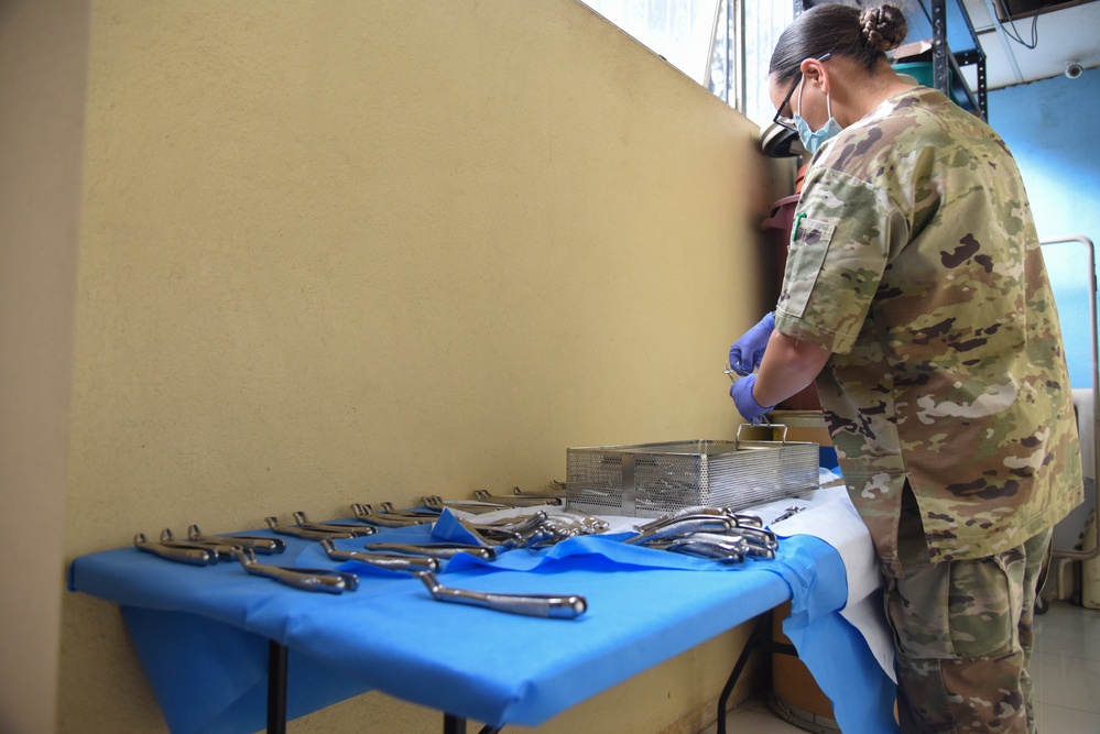 HEART 22 Dental Team in Guatemala