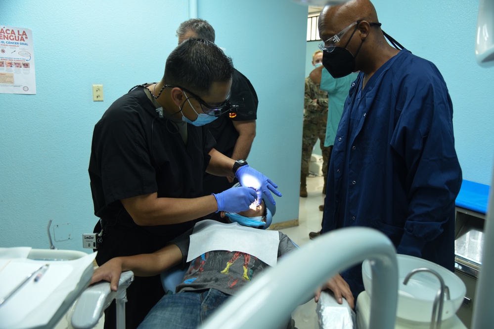 HEART 22 Dental Team in Guatemala