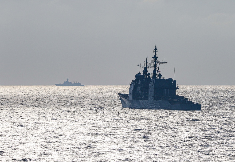 7th Fleet Cruisers Transit Taiwan Strait