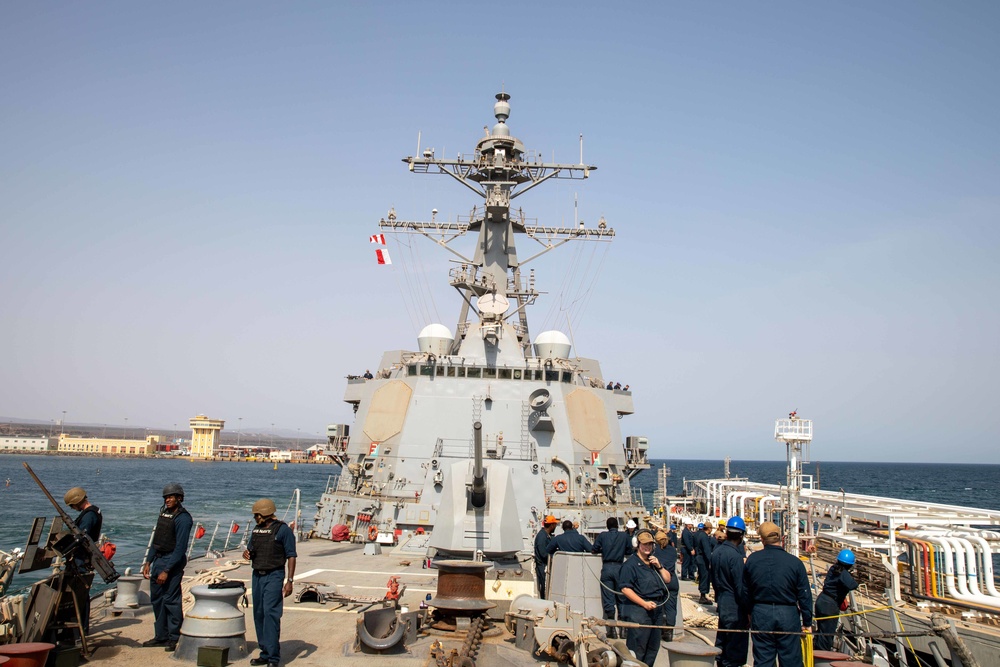 USS Nitze Refuels in Djibouti
