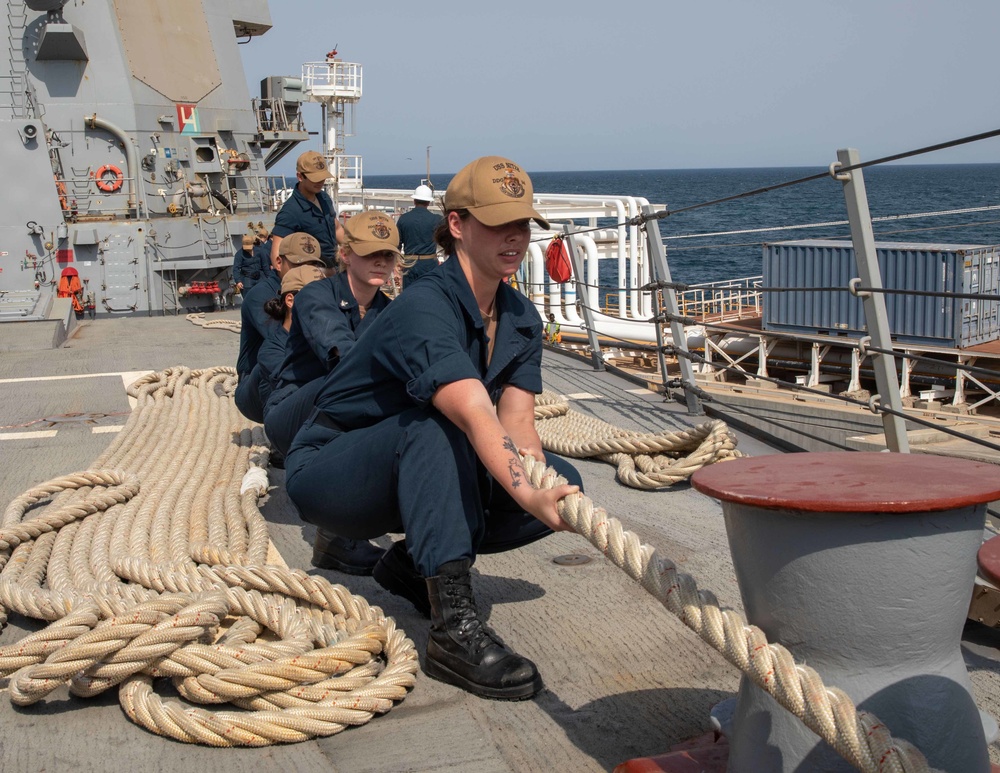 USS Nitze Refuels in Djibouti