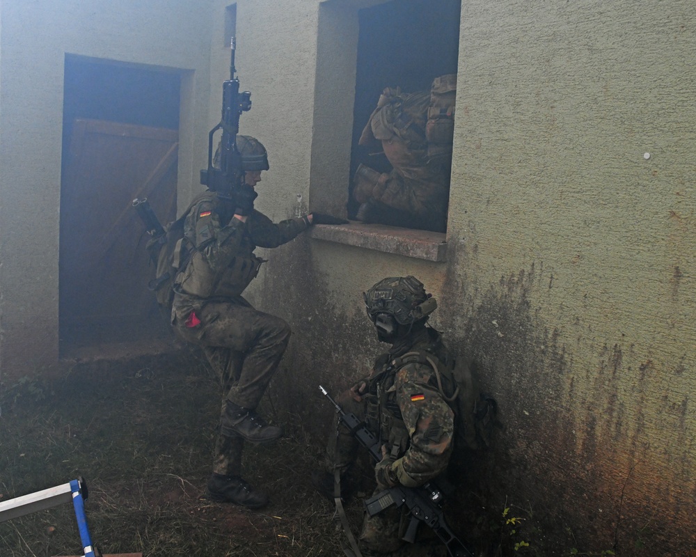 German Skysoldiers conduct Training on U.S. Training Area