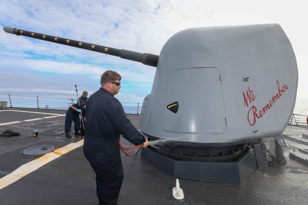 USS Cole Conducts a Fresh Water Washdown