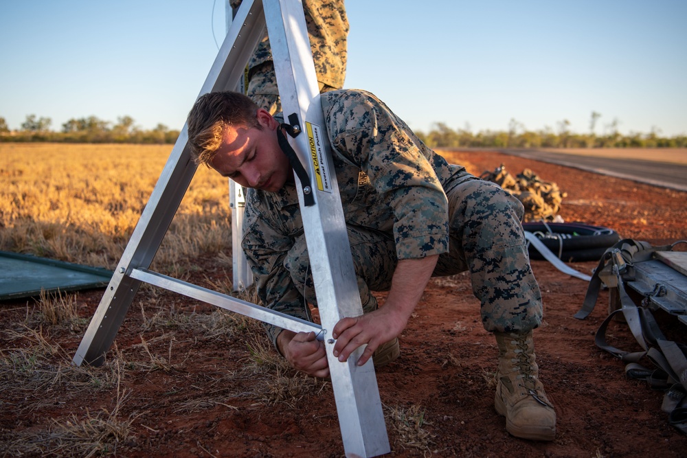 MWSS-171 set up FARP at RAAF Base Curtin