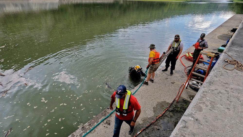 USACE Dive OPS at Mount Morris Dam