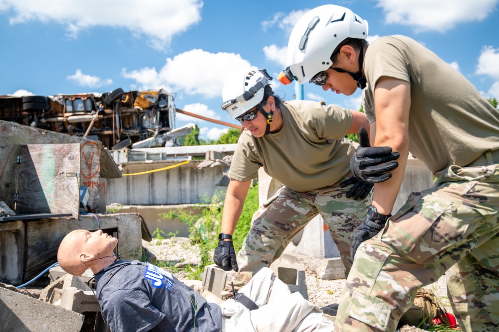 181MDG S&amp;E MEDICS CONDUCT TRAINING WITH 19TH CERFP