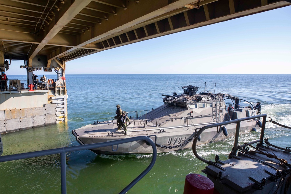 The Gunston Hall Conducts U.S. – Findland Bilateral Exercise