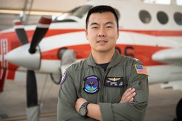 CNATRA Flight Surgeon Earns Wings of Gold