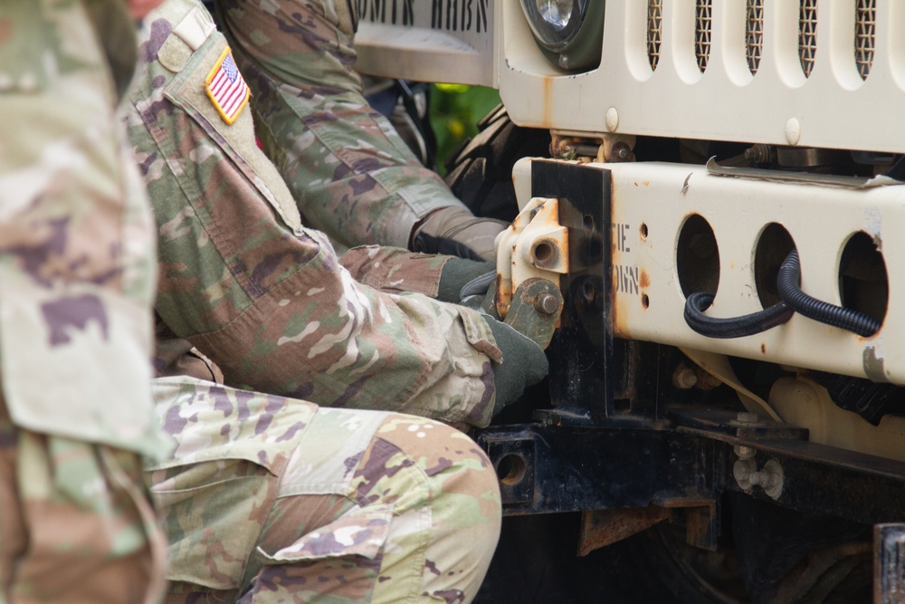10th Mountain Division Soldiers Compete in HMMWV Circuit 10th Mountain Division Soldiers Compete in HMMWV Circuit