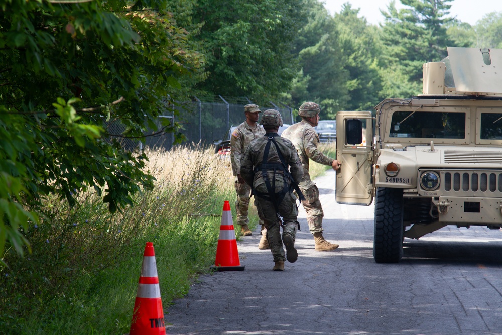 10th Mountain Division Soldiers Compete in HMMWV Circuit 10th Mountain Division Soldiers Compete in HMMWV Circuit