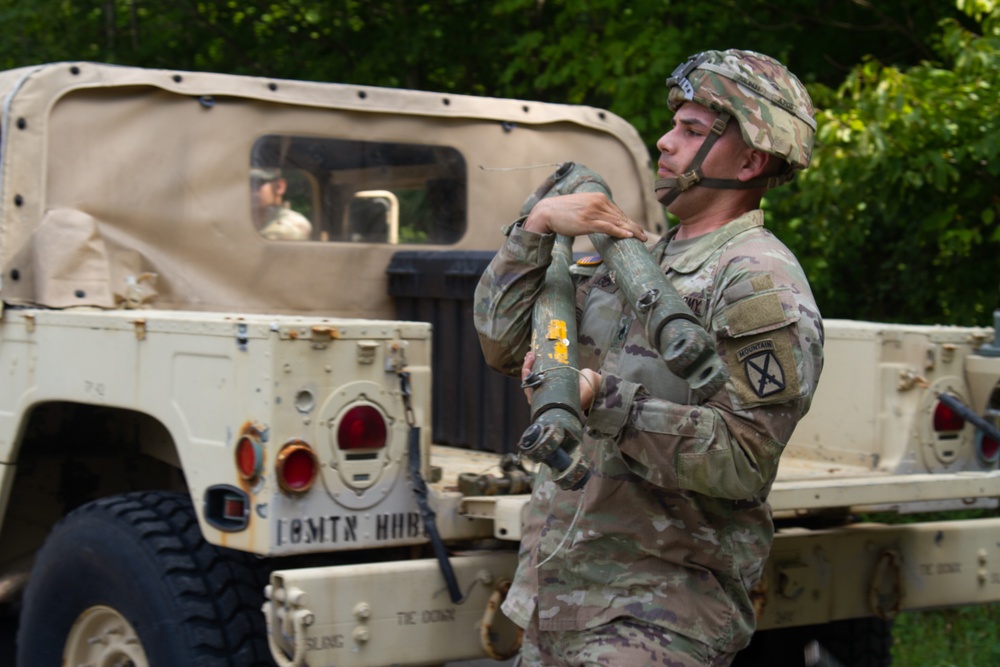 10th Mountain Division Soldiers Compete in HMMWV Circuit 10th Mountain Division Soldiers Compete in HMMWV Circuit
