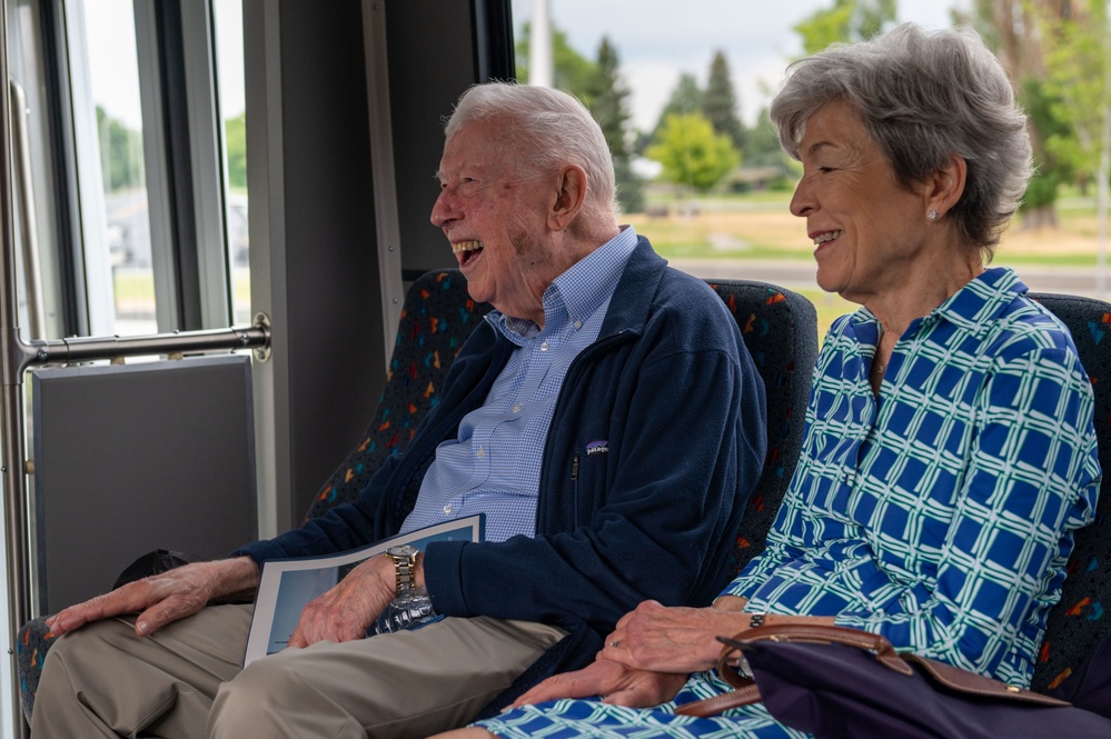 Former 92nd Bombardment Wing commander, retired General Shaud visits Fairchild