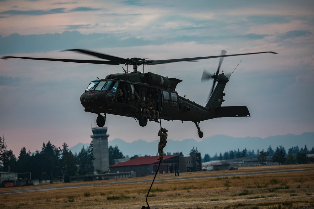 Warhawks facilitate 1st SFG (A) FRIES Training