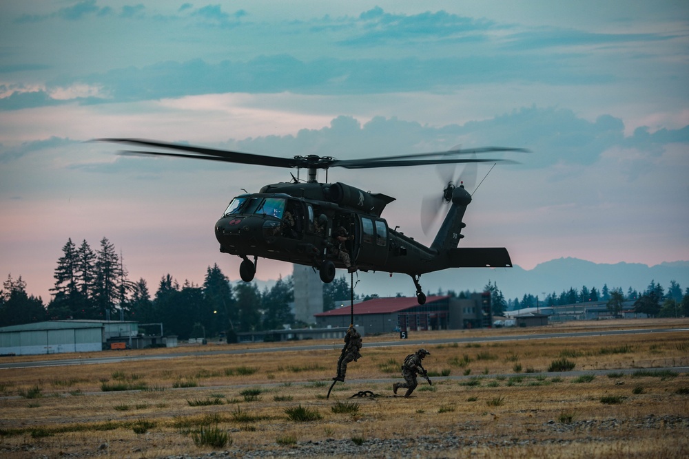Warhawks facilitate 1st SFG (A) FRIES Training