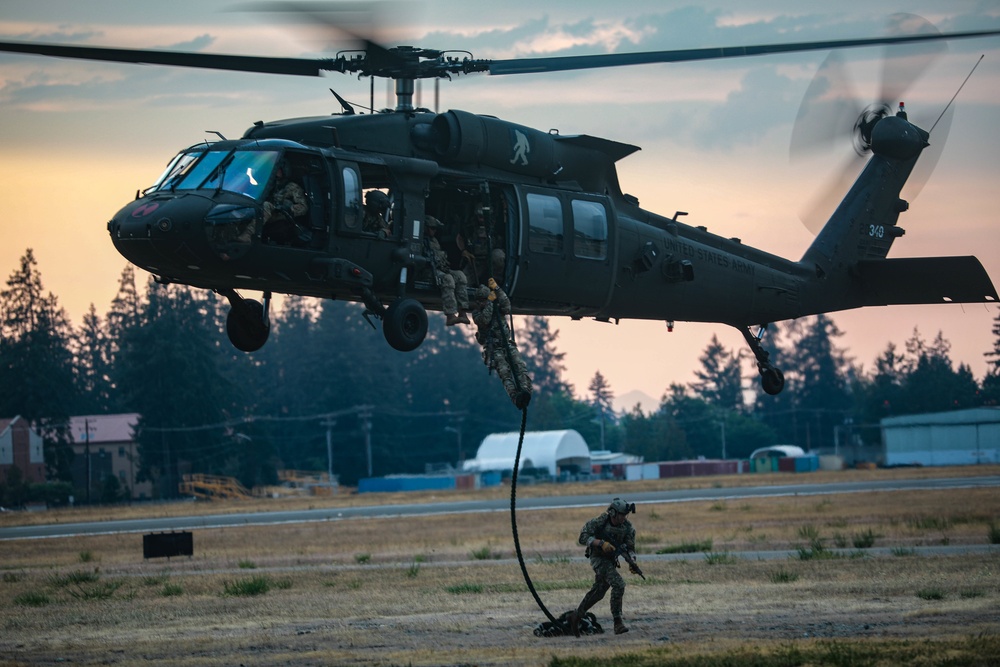 Warhawks facilitate 1st SFG (A) FRIES Training