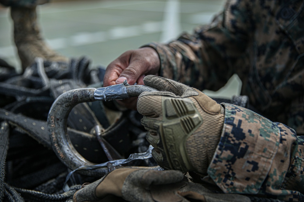 Marines with Combat Logistics Battalion 4 conduct Helicopter Support Team training