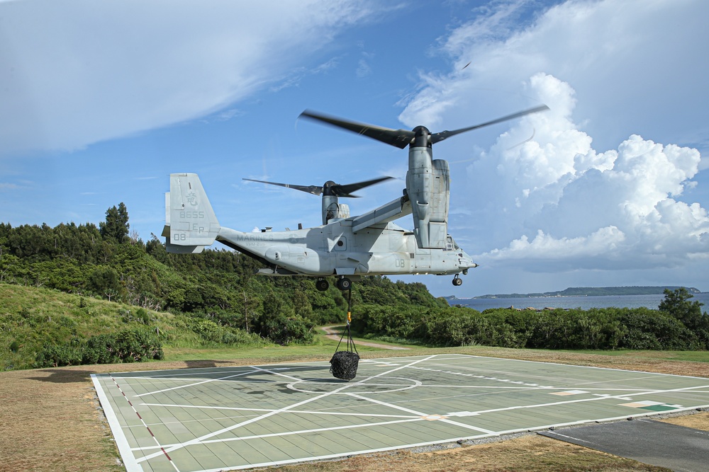 Marines with Combat Logistics Battalion 4 conduct Helicopter Support Team training