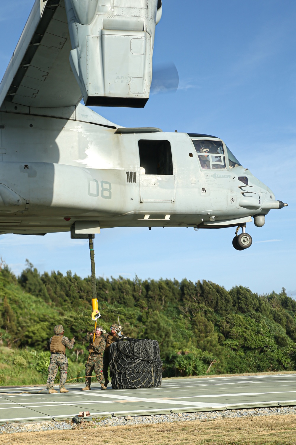 Marines with Combat Logistics Battalion 4 conduct Helicopter Support Team training