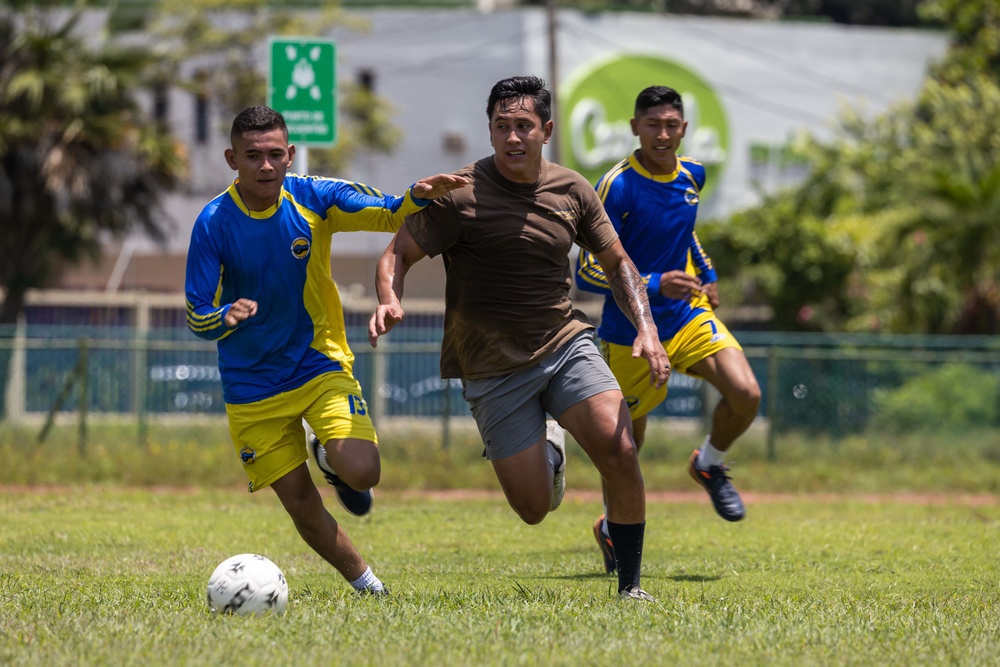 USNS Burlington and Colombian Sailors Play Together in Soccer