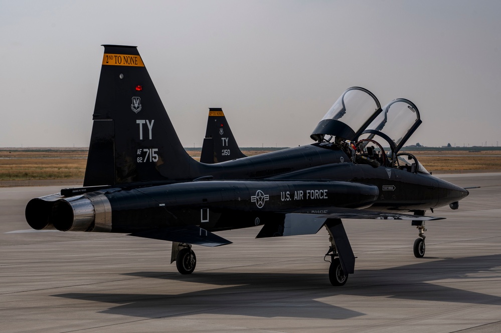 T-38s, F-35s take over Gunfighter Country