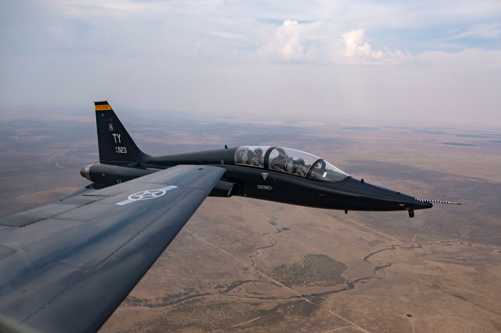 T-38s, F-35s take over Gunfighter Country