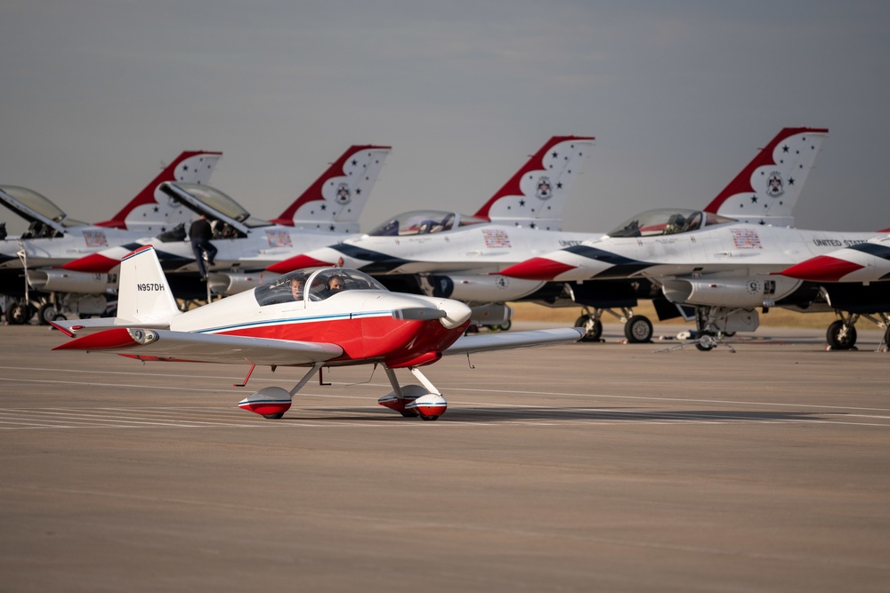 Frontiers in Flight: Airshow participants arrive