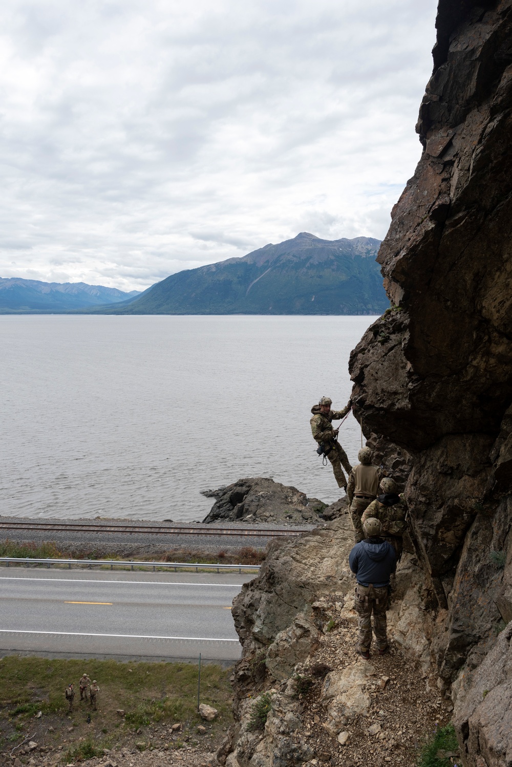 3rd ASOS TACPs conduct mountaineering training in Alaska